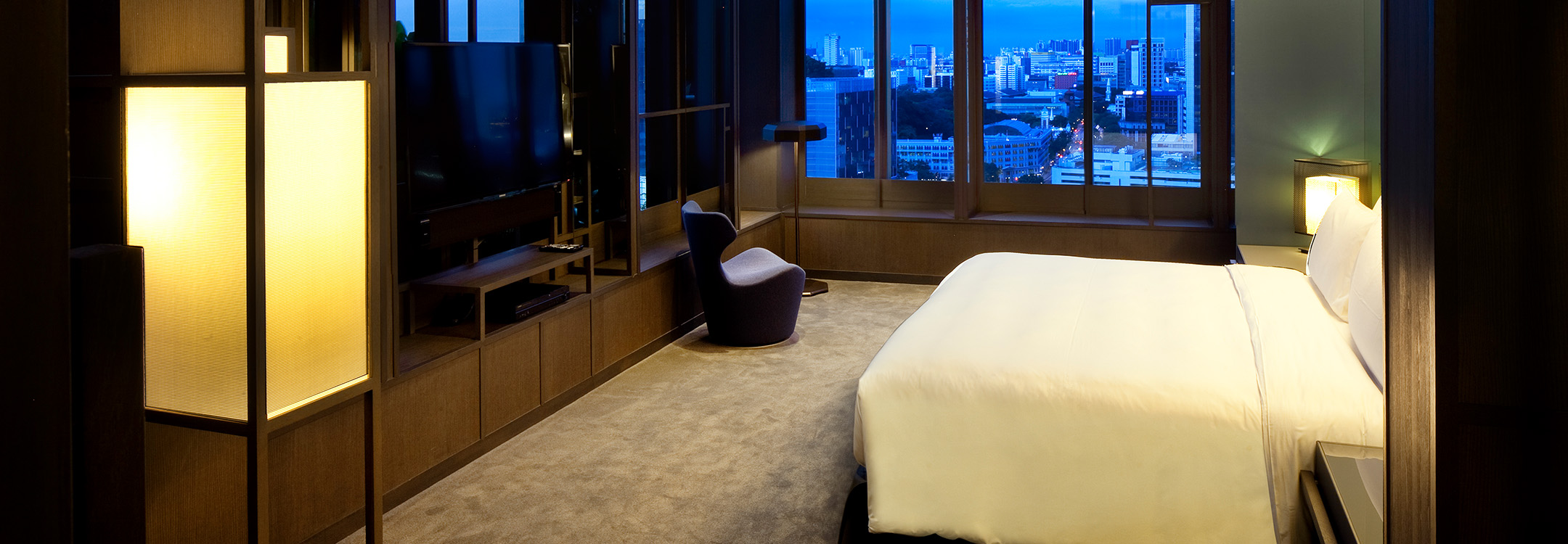 PARKROYAL COLLECTION Pickering Suite Bedroom (Photo Credit: Patrick Bingham Hall)
