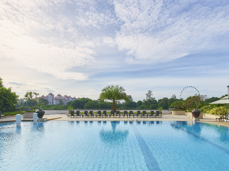 parkroyal on beach road singapore swimming pool