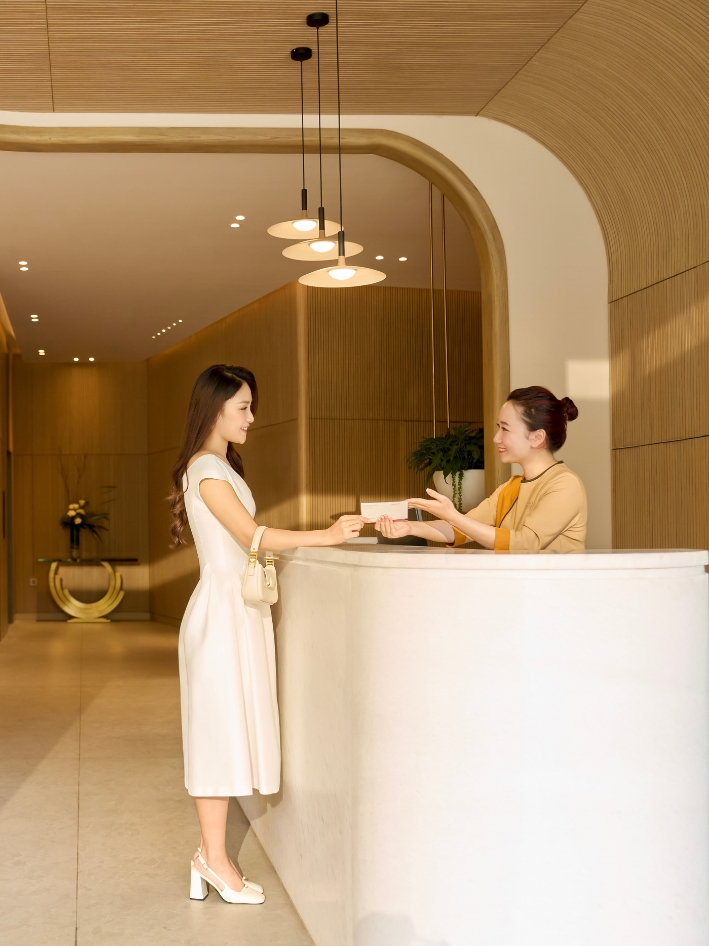 Guest check-in at PARKROYAL Serviced Suites Hanoi