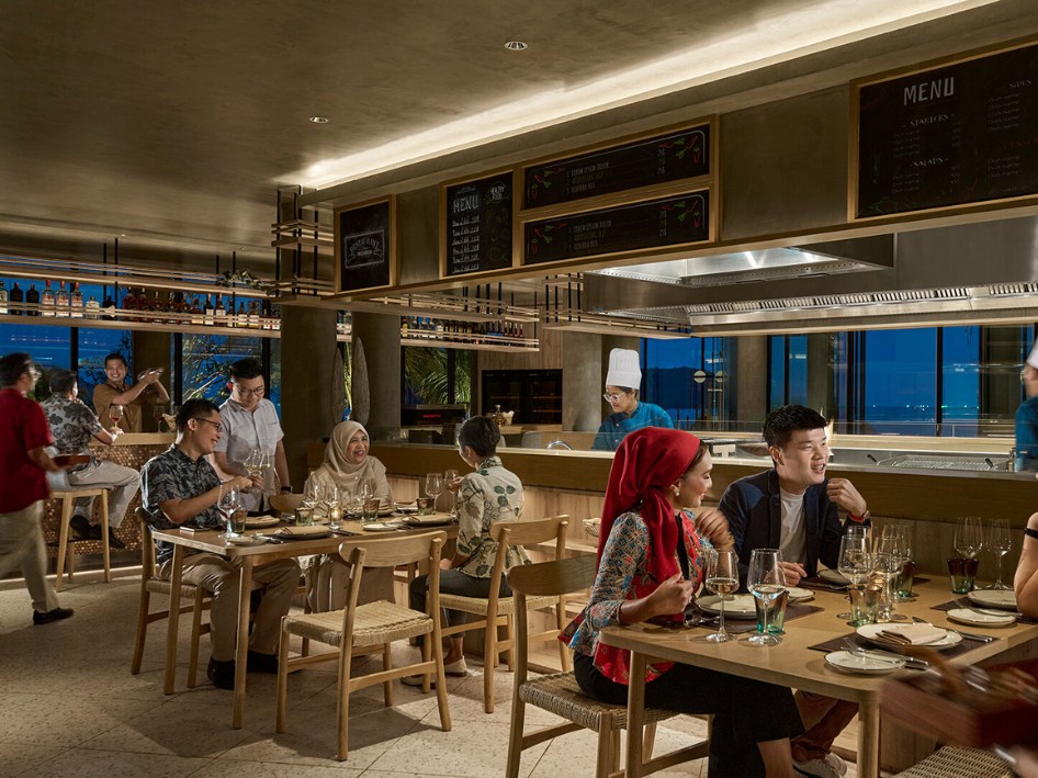 <p>Enjoy 15% off à la carte menu when you pay with your Mastercard, UOB, or ICBC card. Indulge in exceptional flavors and make every meal more rewarding.  <br />
</p>
