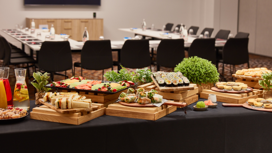 Cocktail Receptions, Gala Dinners & Dinner Meetings
