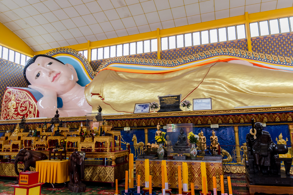 thai buddhist temple penang reclining buddha