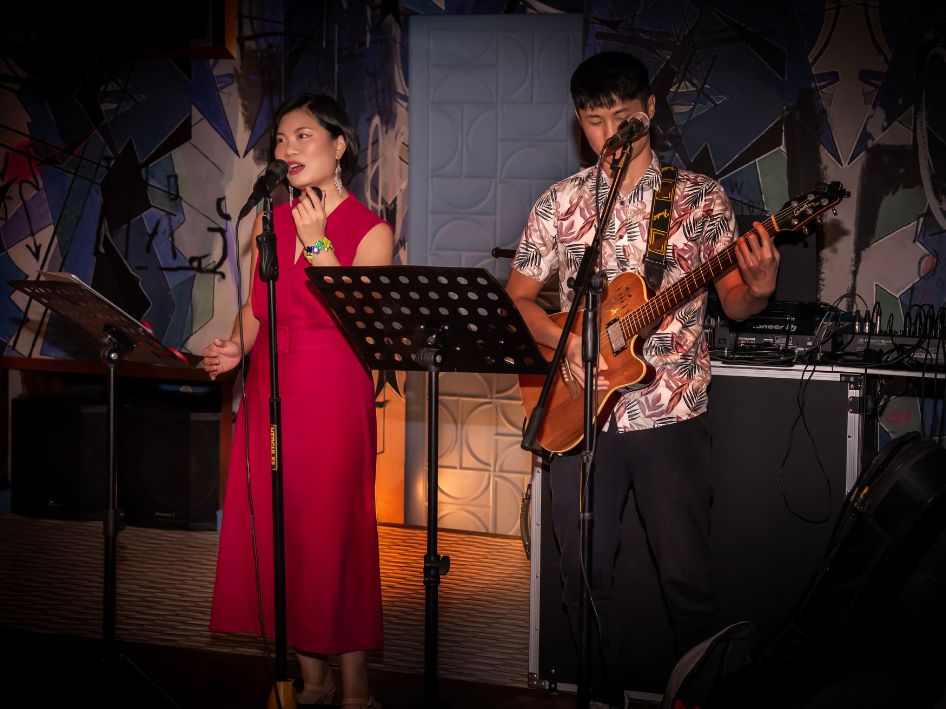 <p><span style="">Enjoy live Mandarin &amp; Cantopop with Jenix (@jenix_ee) &amp; Ting Zhi (@tingzhi.hz) on Wednesdays and Feel good pop hits with Wanda &amp; Cheng from 7.30pm - 12.00am</span></p>

