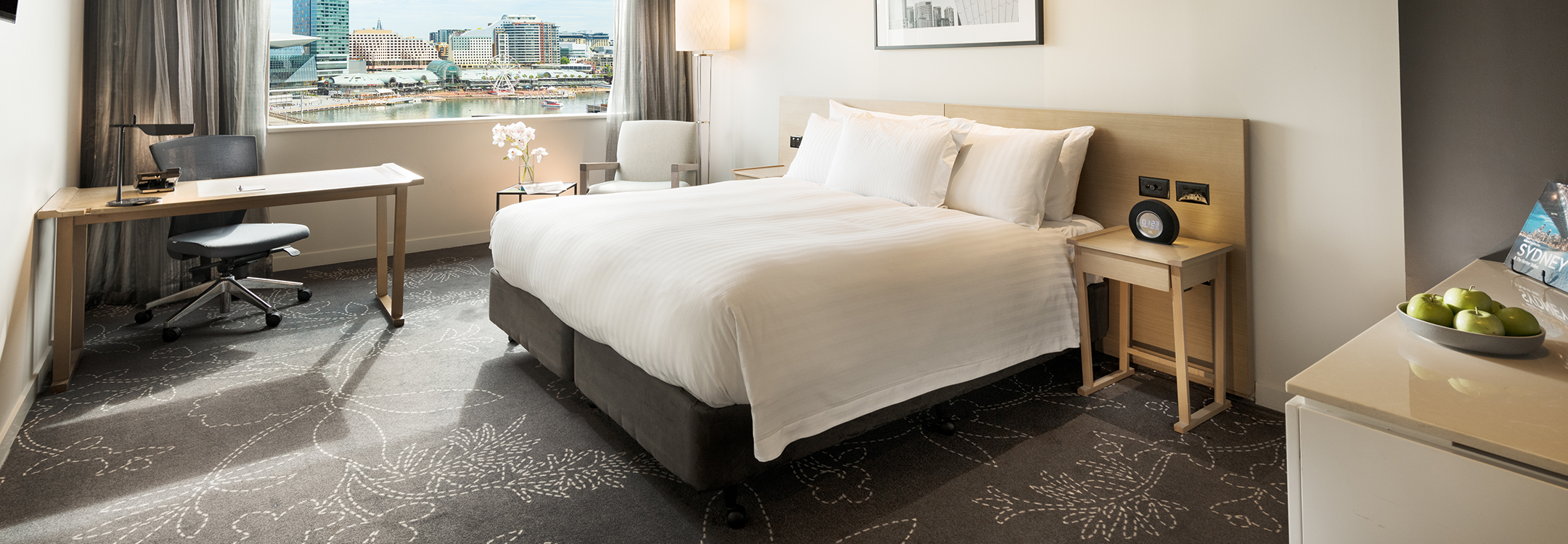 PARKROYAL Darling Harbour Sydney Deluxe Room