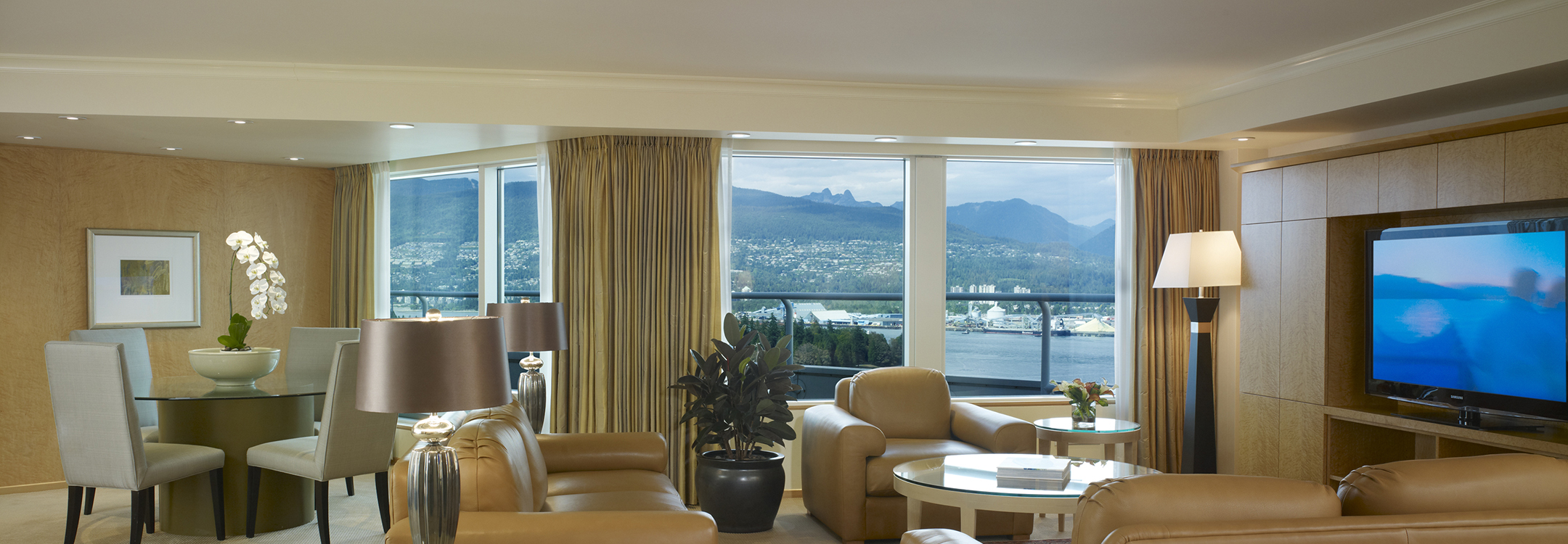 pan pacific vancouver amber suite