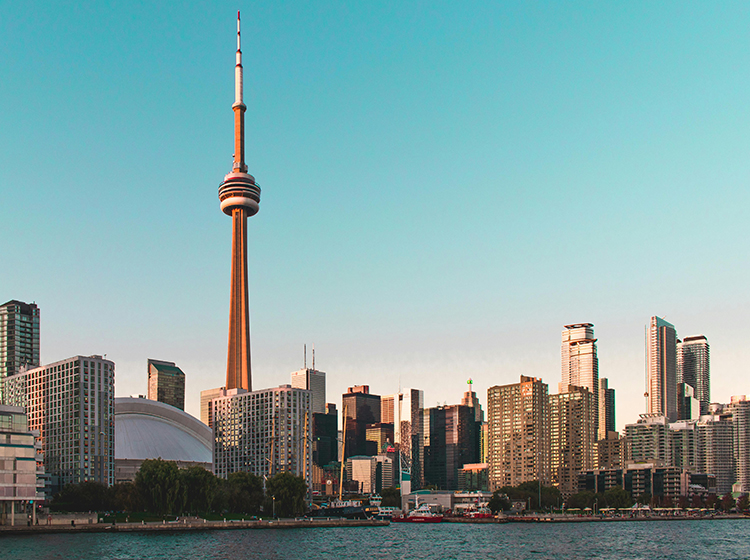CN Tower, Toronto, Canada | Photo by eenvision on Pexels
