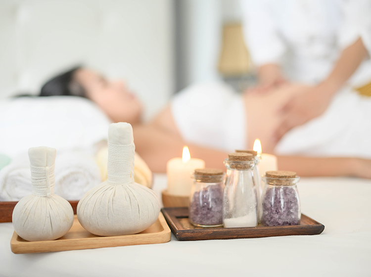 pregnant woman spa treatment