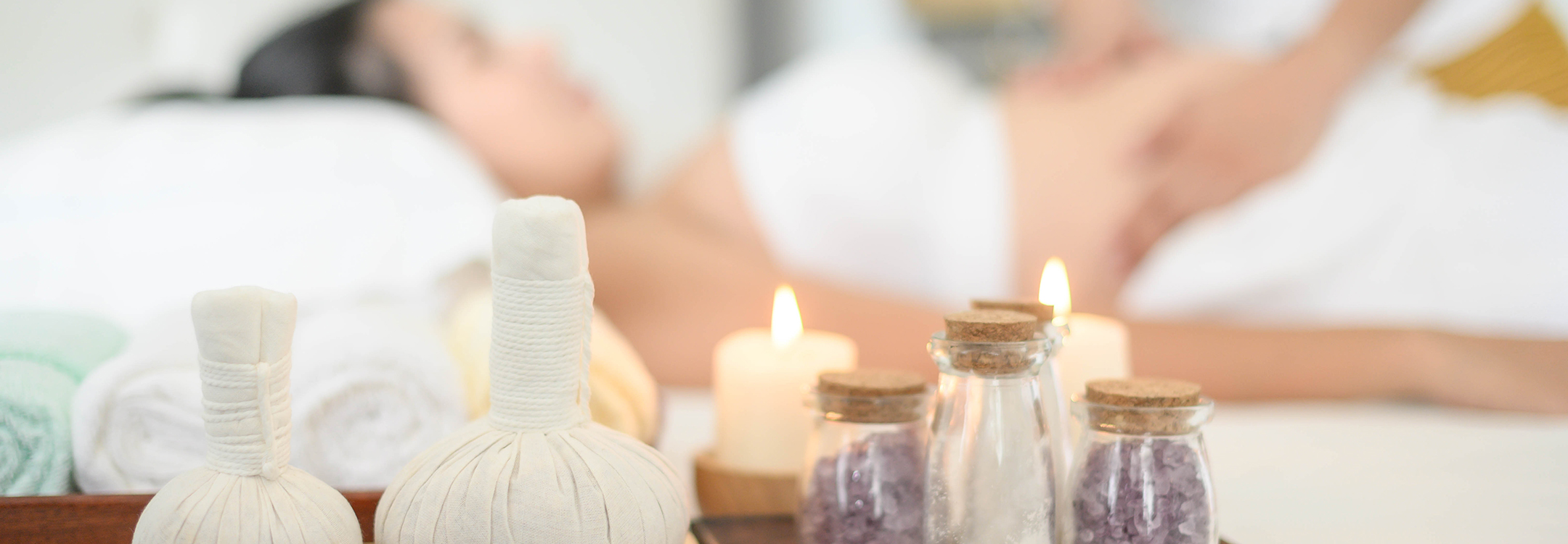 pregnant woman spa treatment