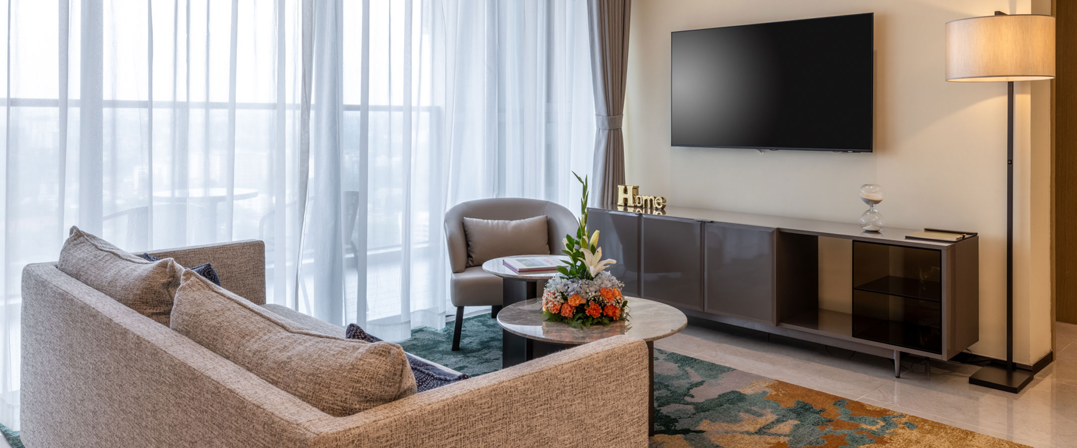 https://live-author.pphg.com/assetdetails.html/content/dam/pphg-revamp/zh/ppsnrb/rooms/one-bedroom-suite/ppssnrb-one-br-suite-living-m.jpg
